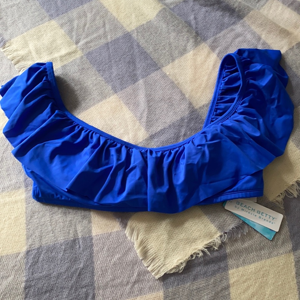 Beach Betty Ruffle Bikini Top